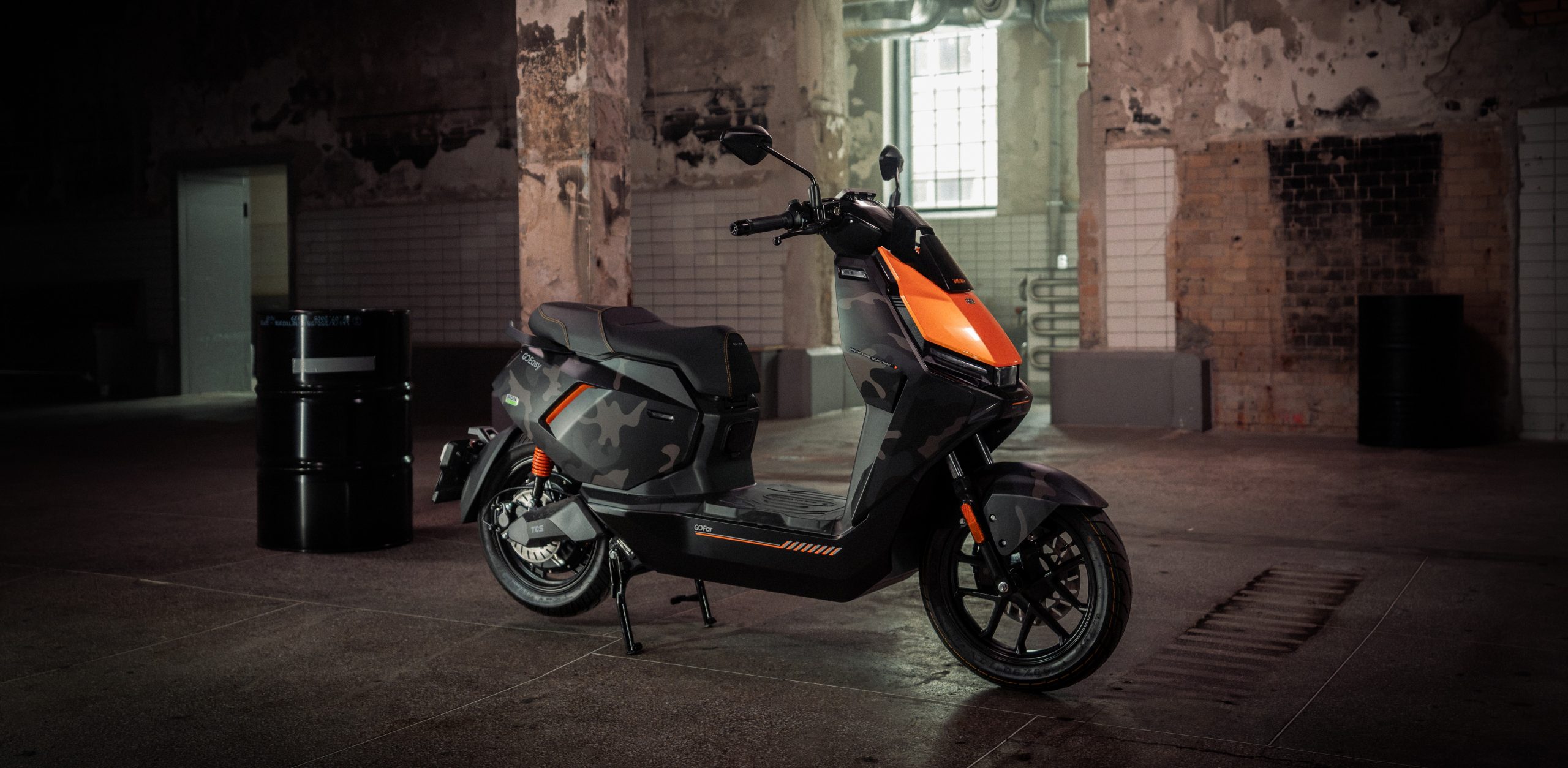 FQiX 150 300 Lifestyle Orange 99 NQIX 1000 - NIU Elektroroller - schwarz rot